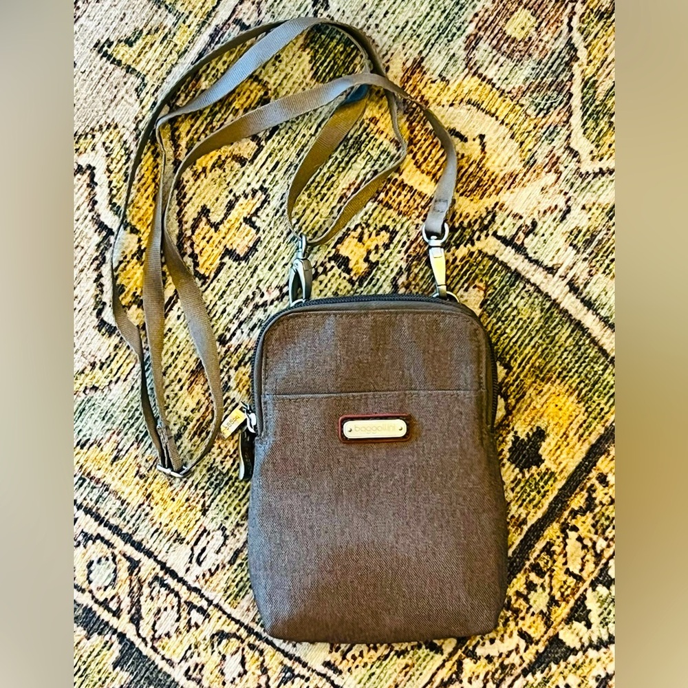 BAGGALLINI Take Two Bryant Crossbody Bag RFID